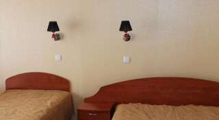 Гостиница Ай-Тодор-Юг Гаспра Двухместный номер эконом-класса с 2 отдельными кроватями и видом на горы-1